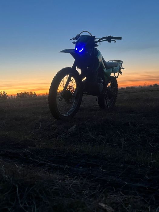 Продам мотоцикл Lifan 200 кубовый состояние хорошое  Цена: