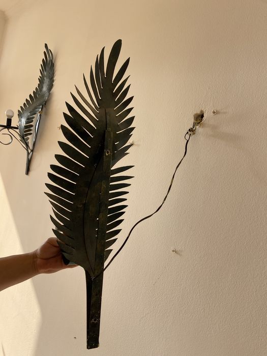 Стенни лампи от метал с хорма на лист