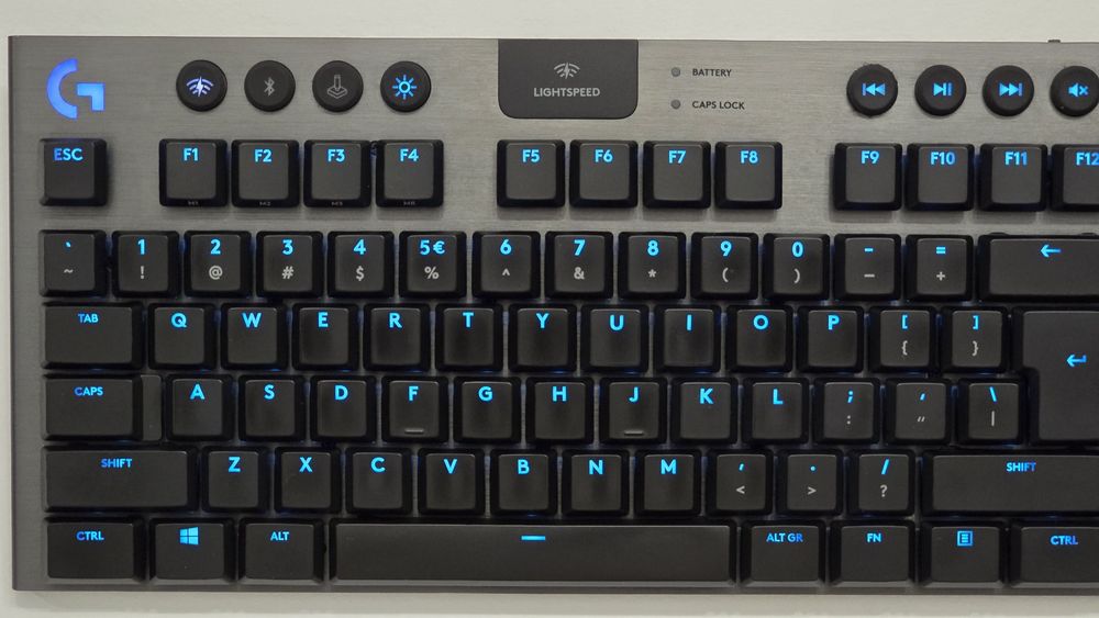 Logitech G915 TKL tastatura premium de gaming