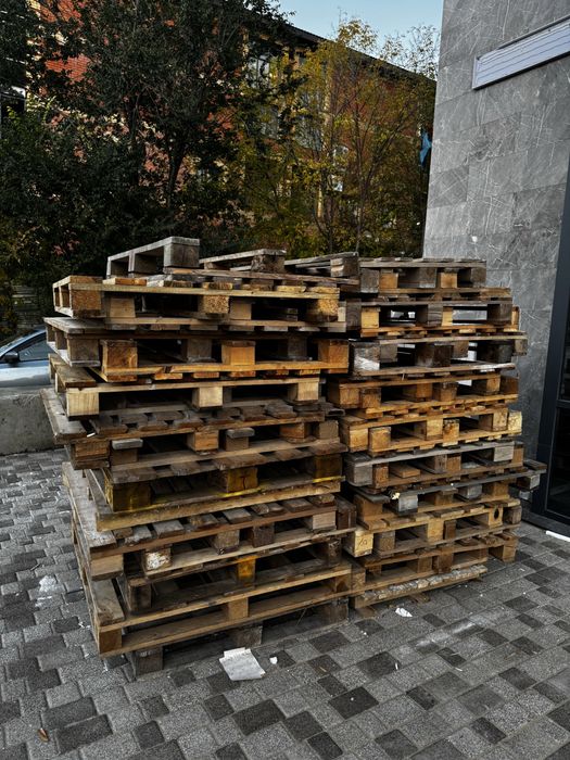 Продам поддоны по 2000