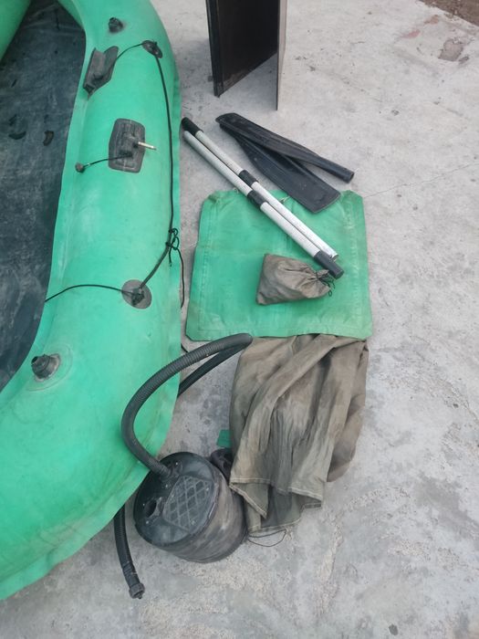 Продам надувную лодку