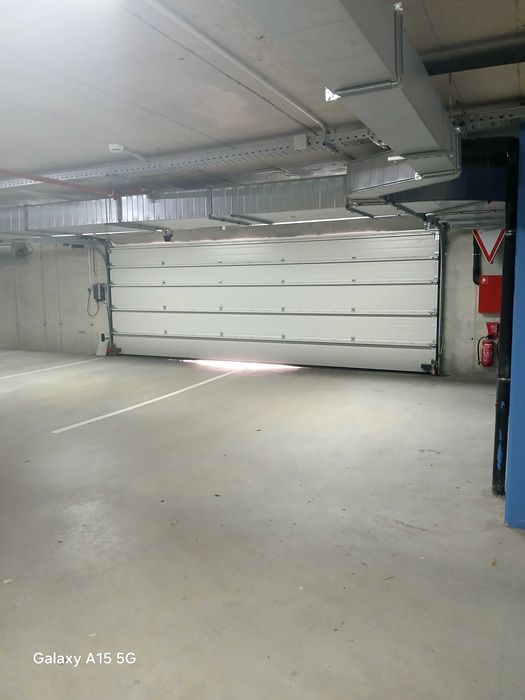 Дава се под наем Гараж / Паркомясто в Варна, Младост 1 - 15 кв.м за 76.5 € - Снимка #2