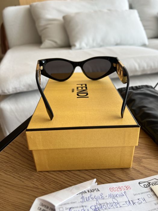Оригинални слънчеви очила Fendi