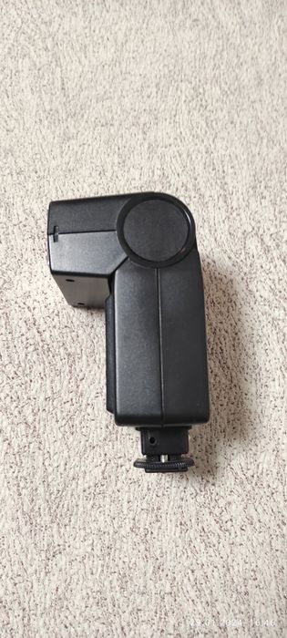 Продам фотовспышку