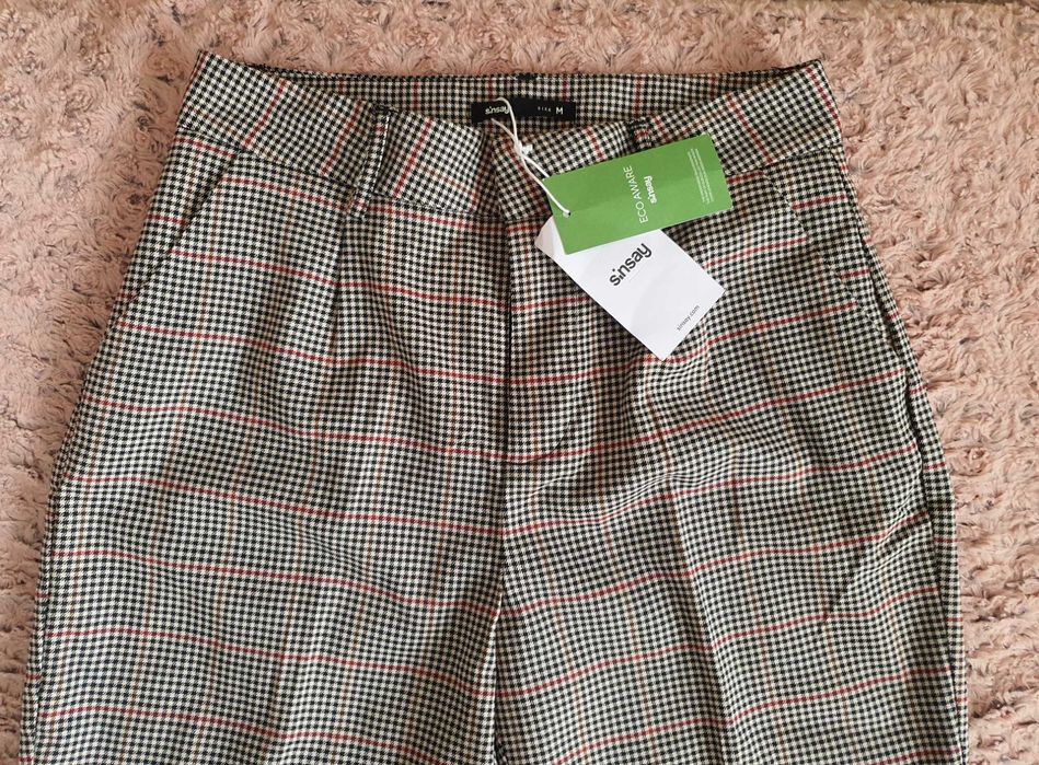 Pantaloni damă în carouri