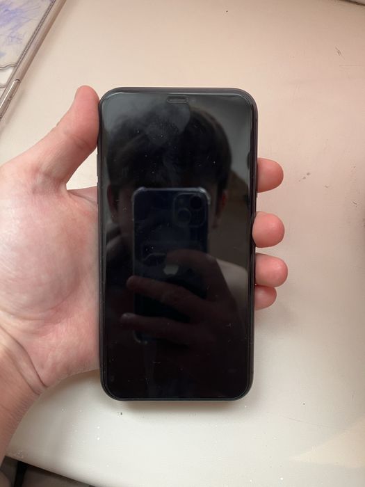 продам 11 айфон в идеальном состоянии