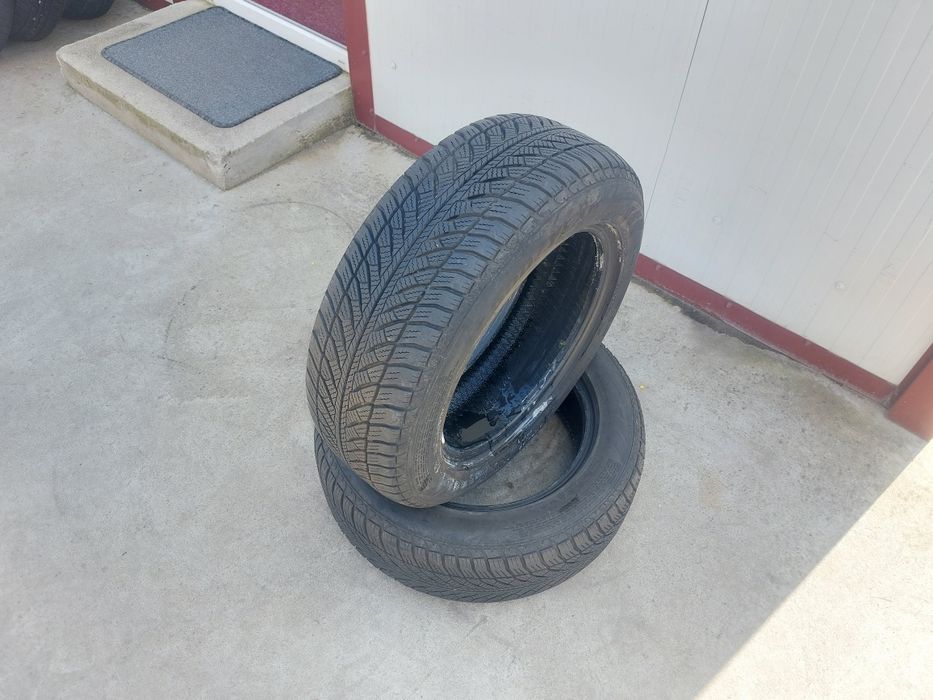 125 lei bucata! Doua anvelope M+S RFT 205 60 16 Goodyear! 6 mm