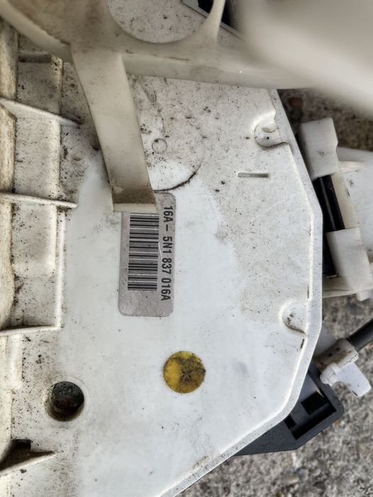 Broasca usa stanga / dreapta Fata spate Volkswagen passat CC maner usa