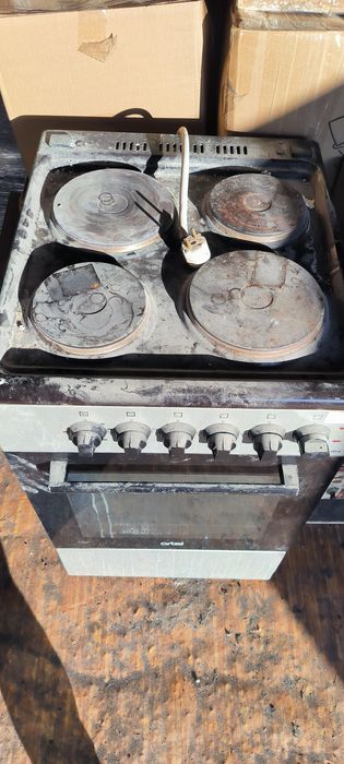 Продам электроплиту