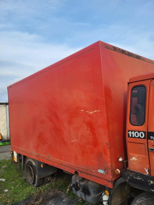 Фургон подходящ за склад