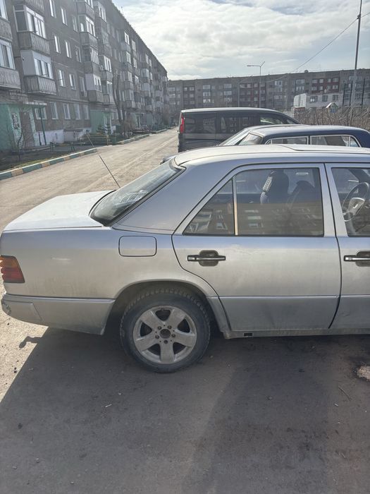 Мерседес 124 Е200
