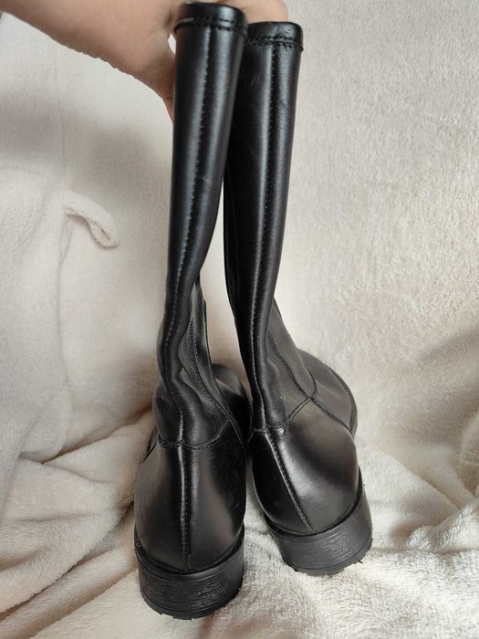 Cizme mar. 38 (merg 37-37,5)