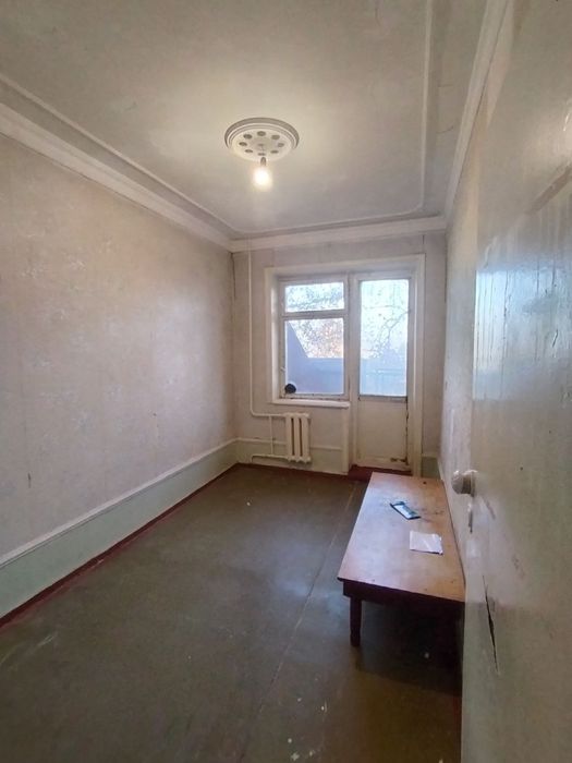 Чирчик ш. Центральный бозор 4х/3/4 100 м²