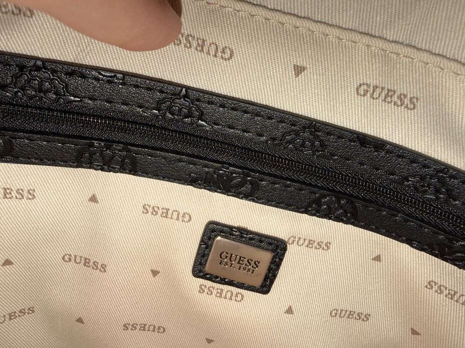 Geanta de mana guess
