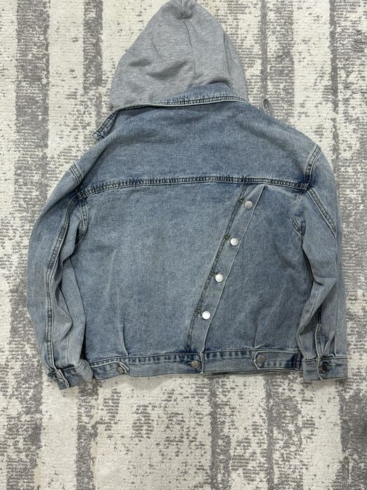 Джинсовая куртка