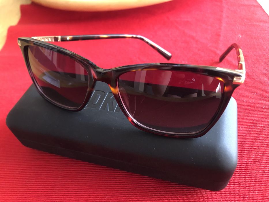 DKNY очила, без забележка, в гаранция