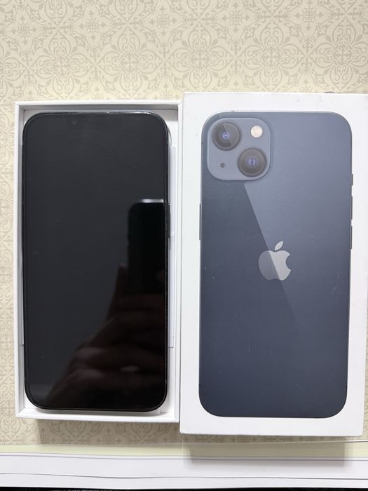 Продам Айфон 13