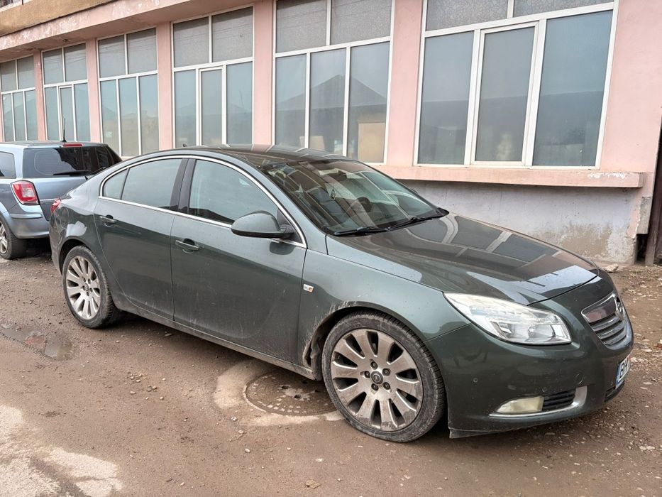 Vând Opel insignia 2.0 benzina
