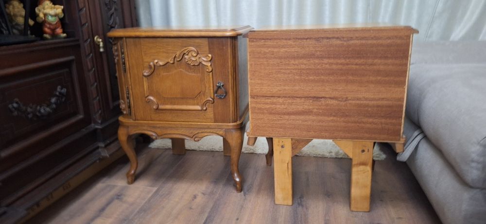 Старинни нощни шкафчета
