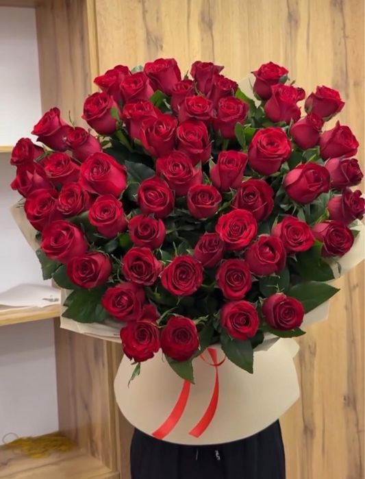 Метровые розы и тюльпаны