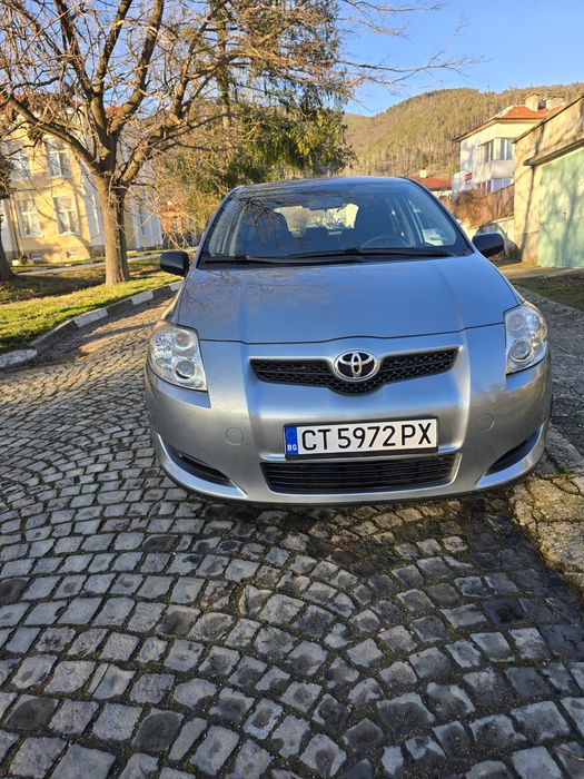 Тойота аурис 1.3 бензин