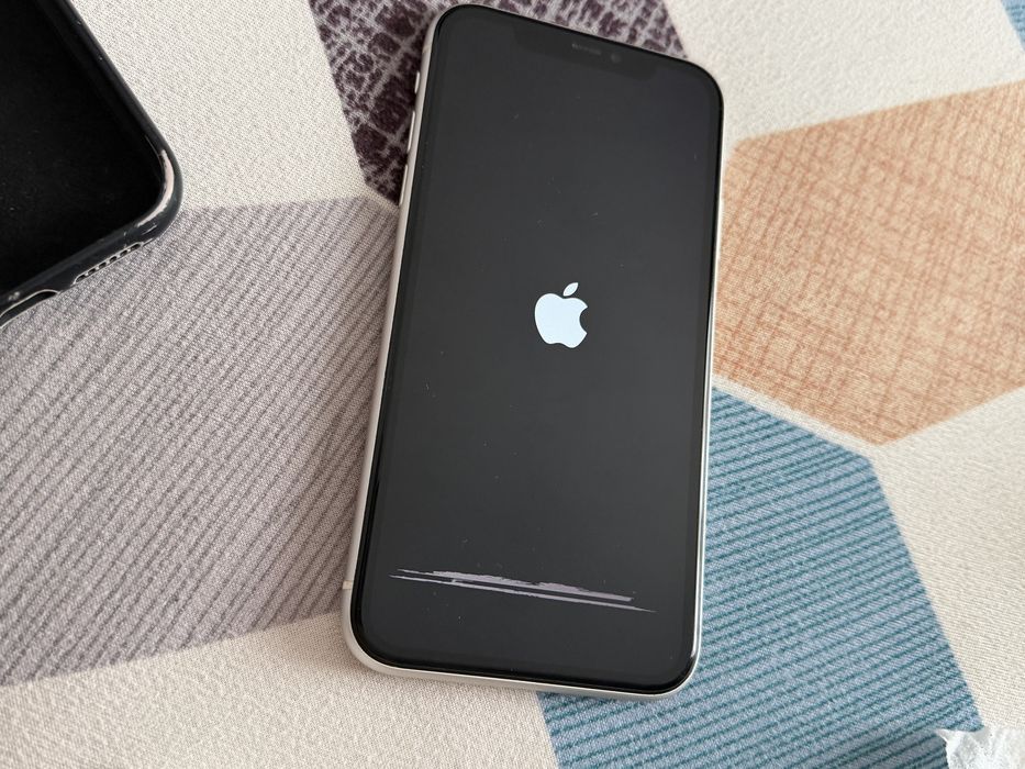 Vand iphone 11 64gb