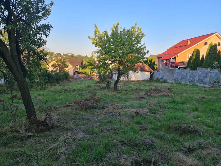 Vând casa zona centrală