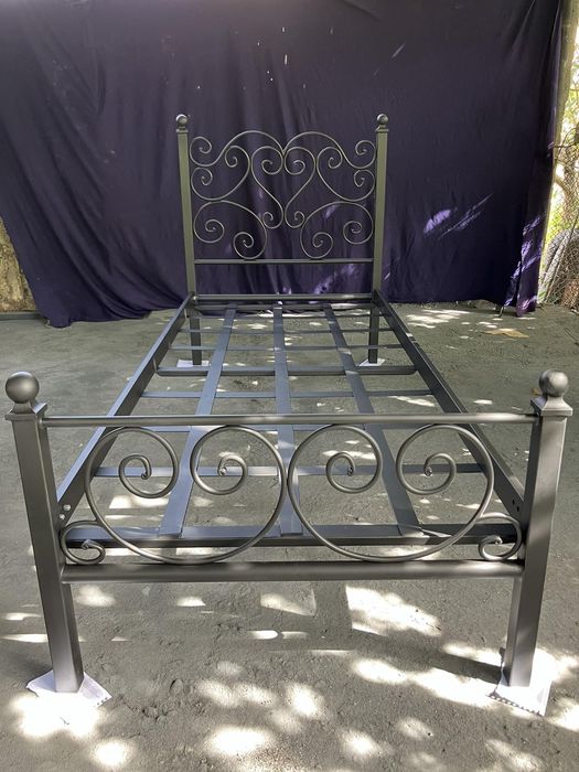 Спални и легла ковано желязо.