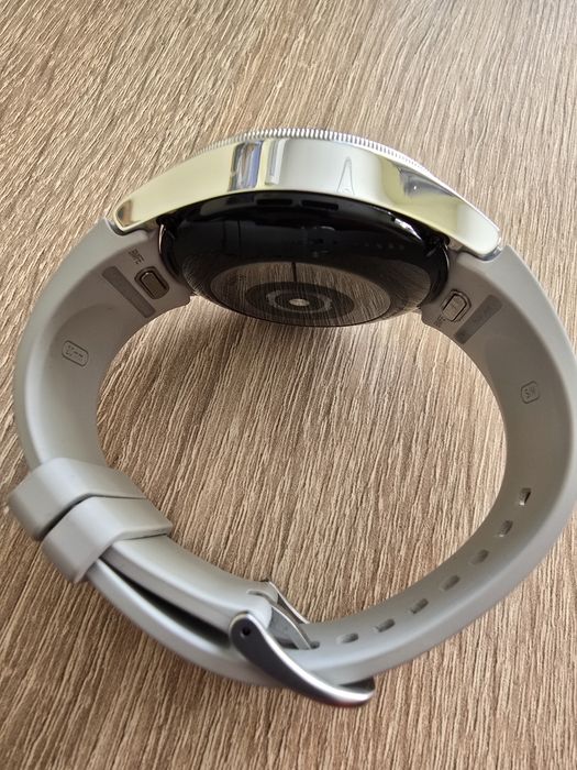 Galaxy Watch4 Classic 42mm LTE (eSIM)