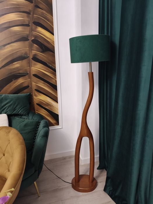 Lampadar 157 cm  din catifea verde .