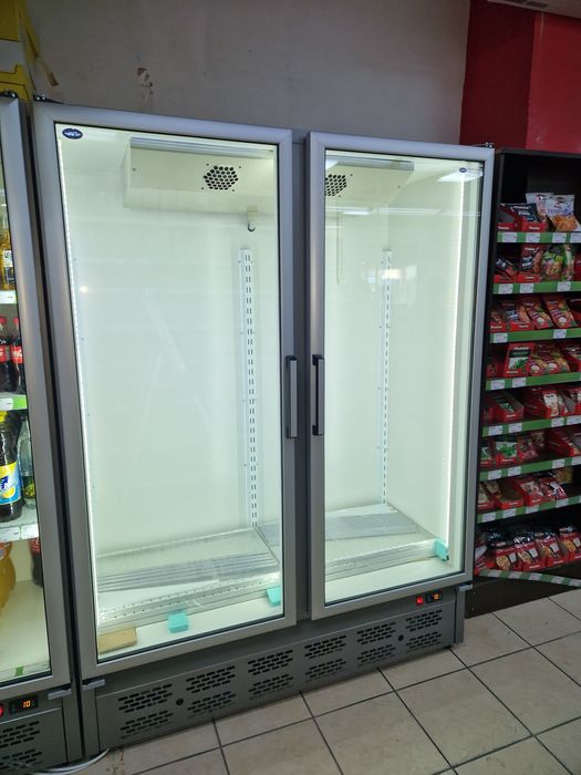 Хладилна витрина