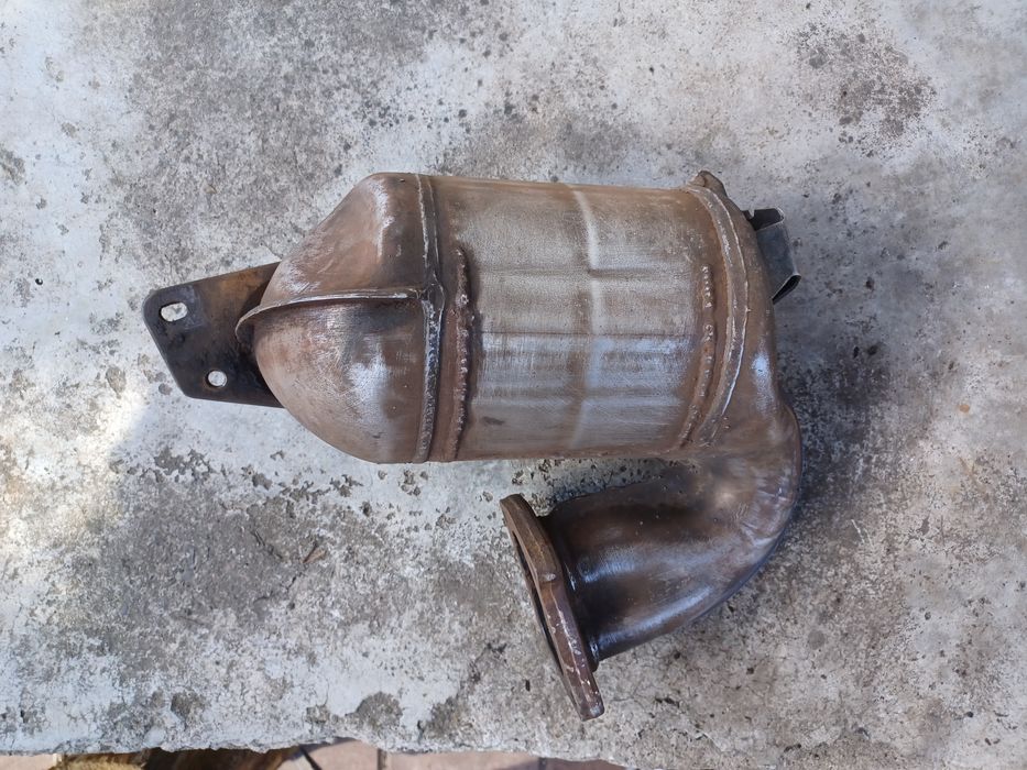 Catalizator 1.5 dci euro 4 gol pe dinauntru