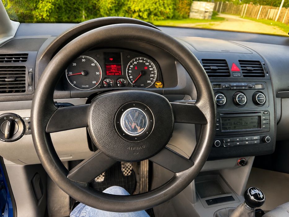 VW Touran 2.0 TDI, AZV