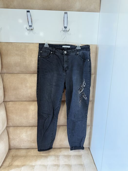 Дамски дънки големи размери