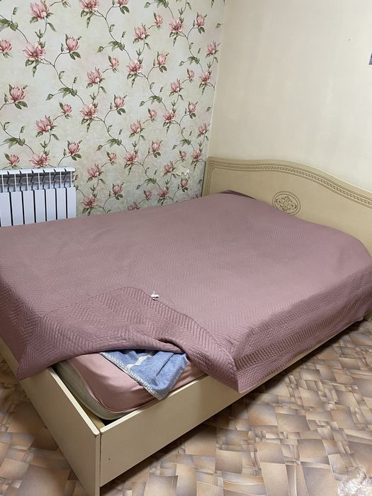 Двухспальная кровать