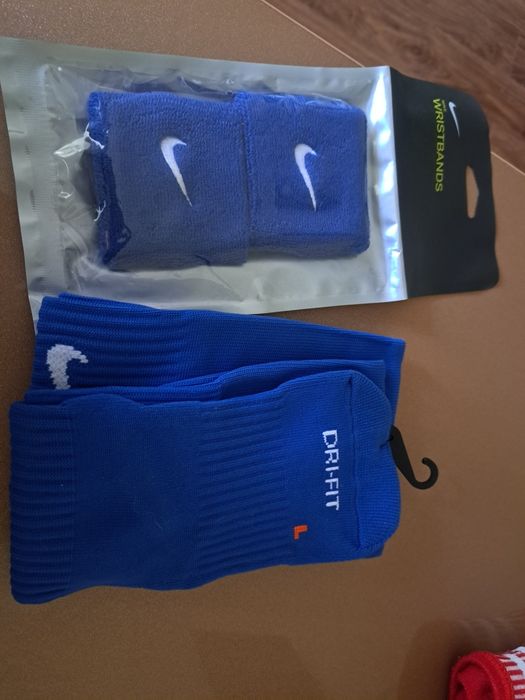 Для футбола, гетры и браслет для запястья