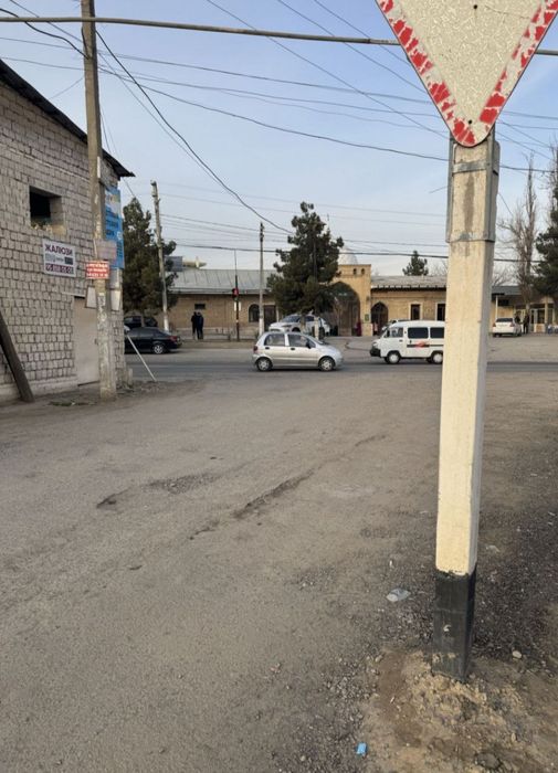 Toshmi postidan kirganda insitdan otkanda masjid yonida