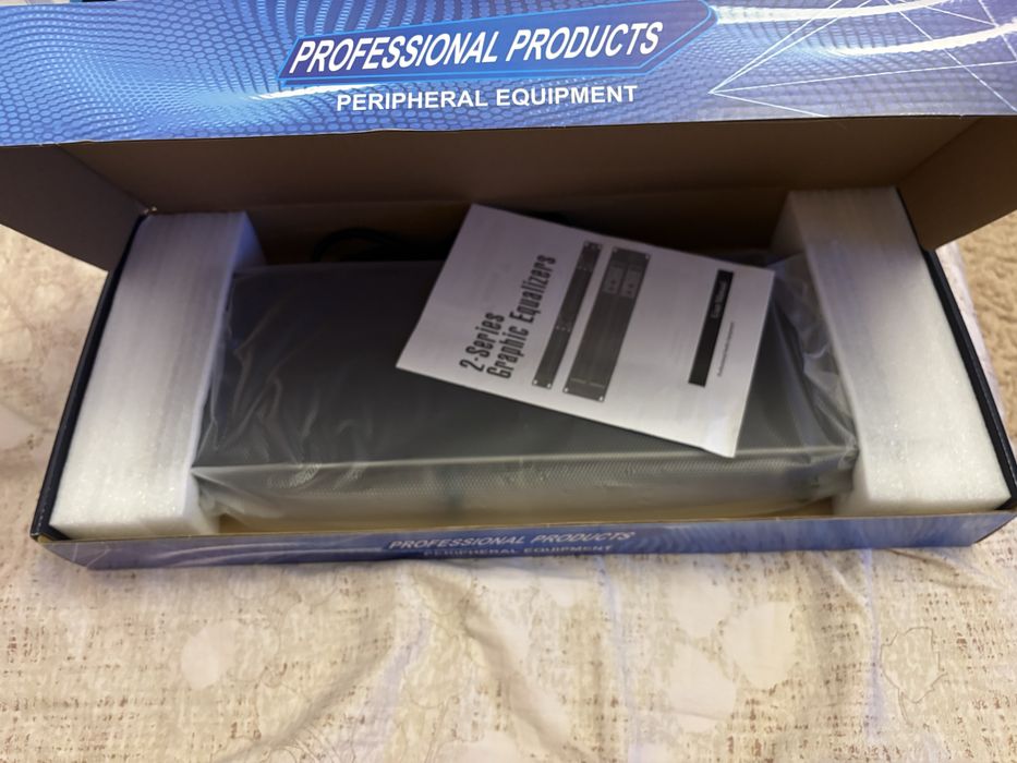 EQ stereo, 15 benzi per canal, iesire subwoofer ajustabila, nou