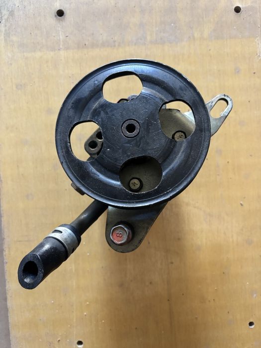 Мазда ГУР насос