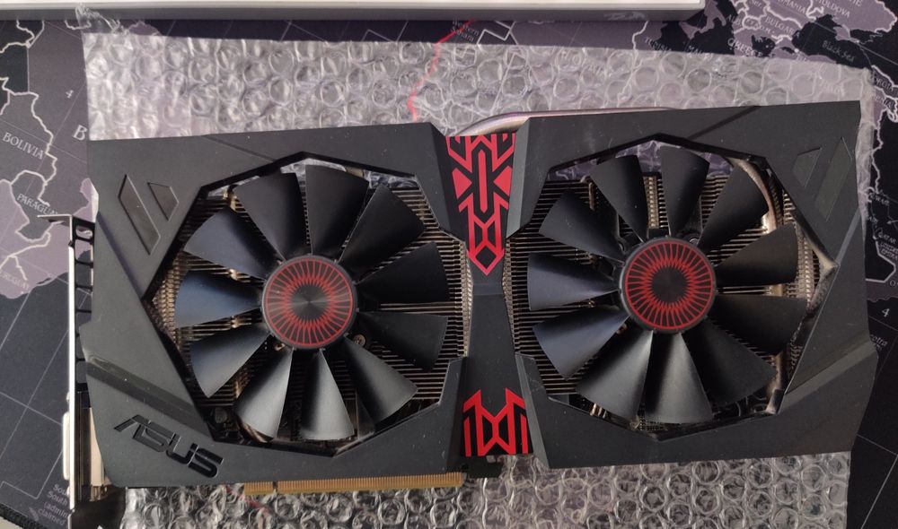 Placă video R9 380x Asus strix Direct CU II