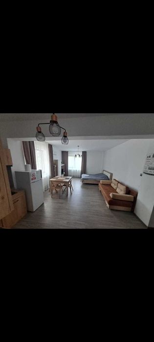 Închiriez garsoniera open space