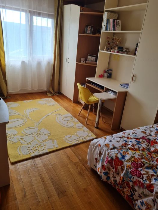 Închiriez apartament 3 camere Oradea Nufarul