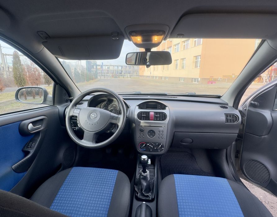 Opel Corsa C an 2004 1,2 benzina 75 cp