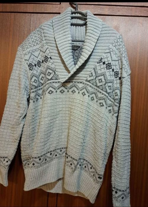 Продава мъжки фанели размер L, M