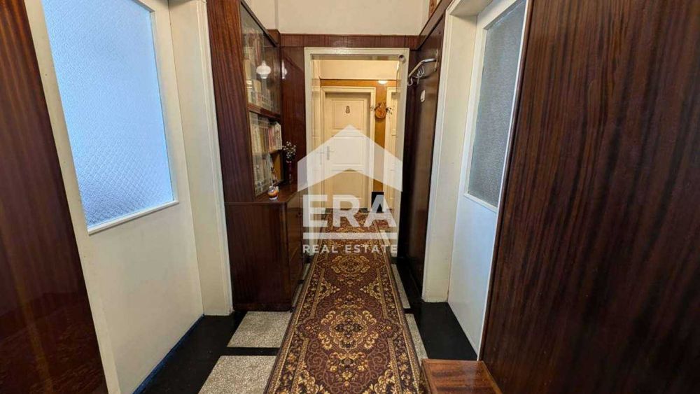 Продава се Четиристаен апартамент в Шумен, Център - 88 кв.м за 1246 €/кв.м - Снимка #5