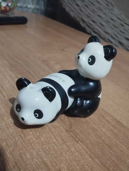 Перечница и солонка