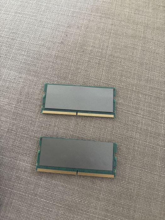 Vând RAM laptop 16GB DDR5, kit 2x8GB, frecvență 5600 MHz plus Incarcator 240w