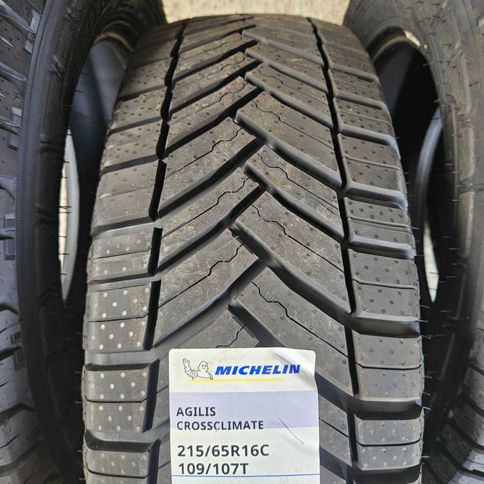 2 Нови бусови гуми 215/65R16C Michelin AgilisCrossClimate 109T DOT2025