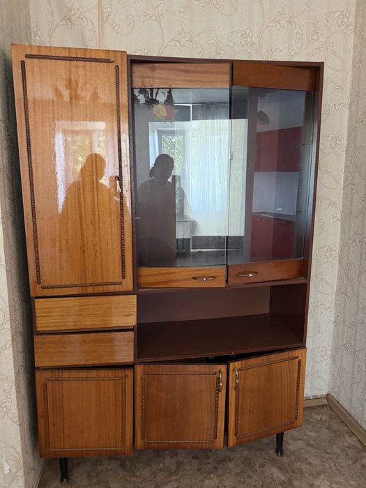 Отдам даром диван, кухонный гарнитур, стенки