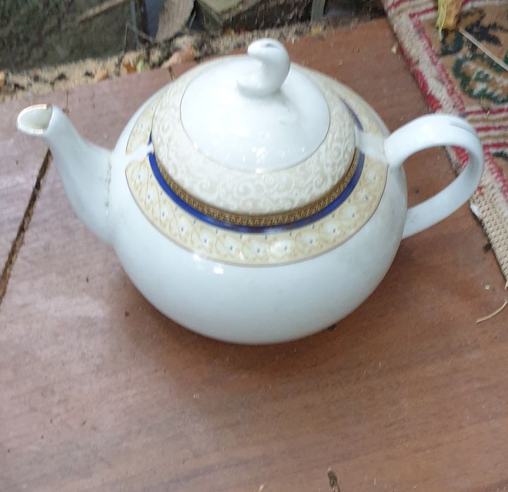 Продам заварной чайник.